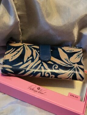 Patricia Nash Nazari Greek Floral Cobalt and Tan Leather Wallet Bnib Ea